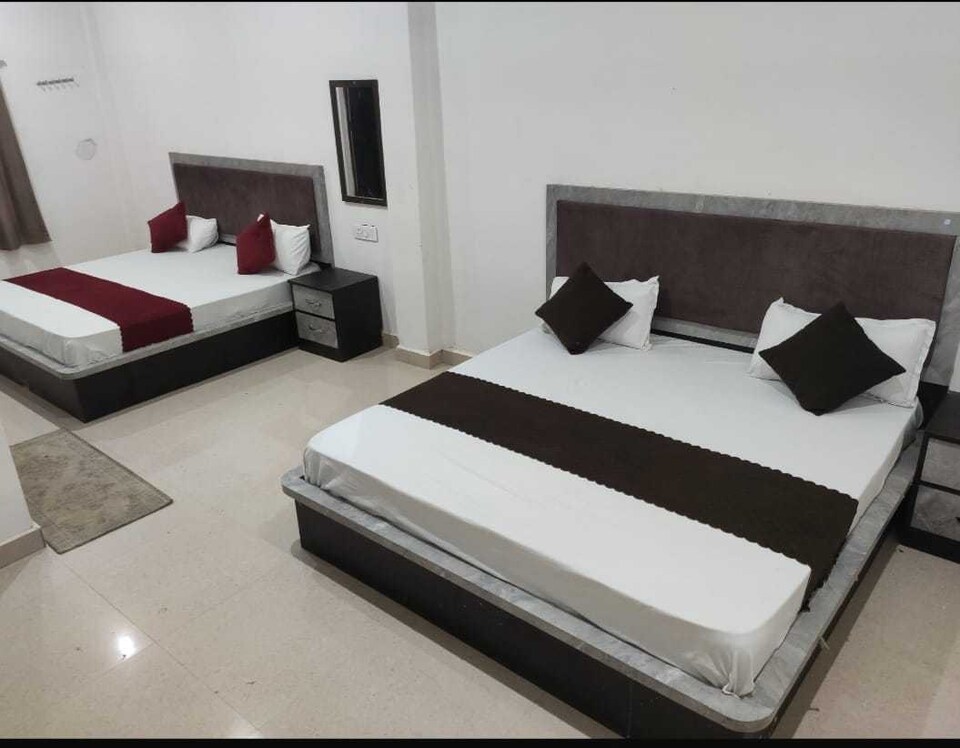 Hotel O Bharat guest house, Chitrakoot, Chitrakoot