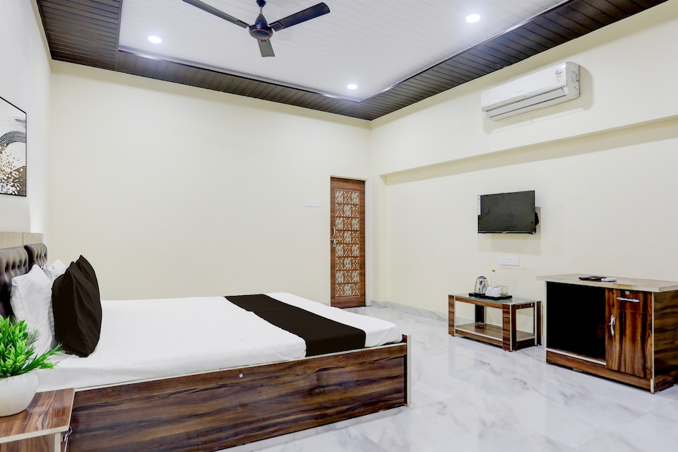 Hotel O Flora Green Lawn & Resort, Bus Stand Nagpur, Nagpur