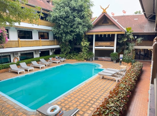 Dancenter Khu Mueang Near Tha Phae Gate