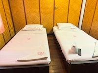 Dancenter Khu Mueang Near Tha Phae Gate