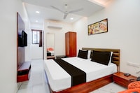 OYO 835377 Hotel Railway