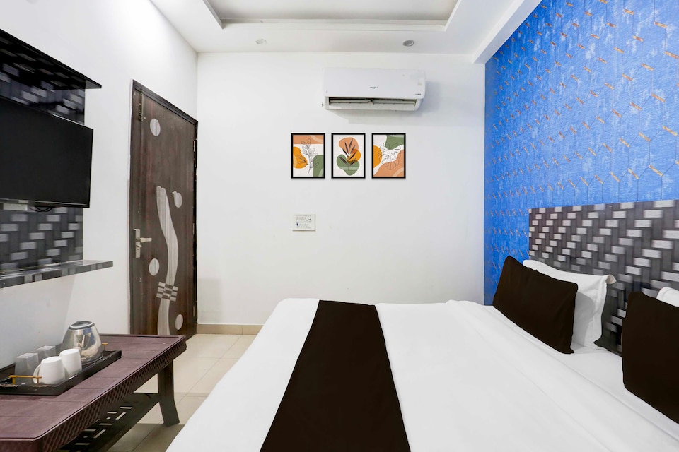 Collection O  Goyla Diary Qutub Vihar Formerly Osho Inn, Dwarka Delhi, Delhi