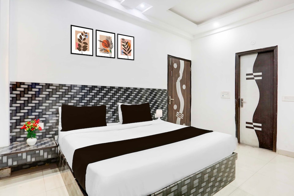 Collection O  Goyla Diary Qutub Vihar Formerly Osho Inn, Dwarka Delhi, Delhi