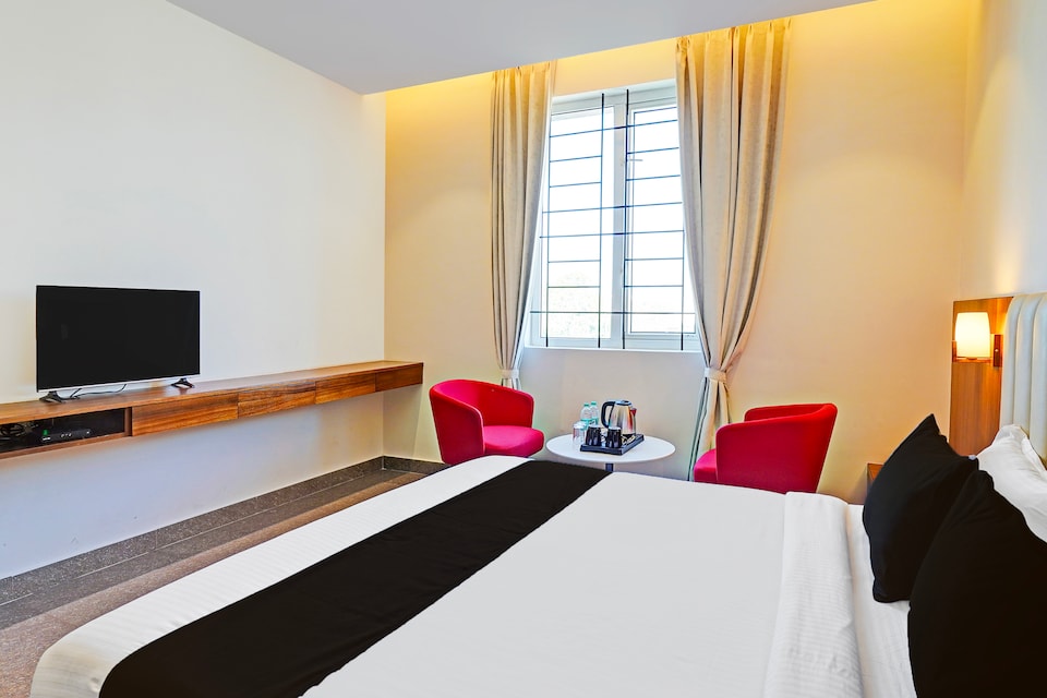 [Day Stay - 12 Hrs Slot : 8 AM to 8 PM] Super Collection O Electronic City Formerly Hotel Trubell, Bommasandara Bangalore, Bangalore