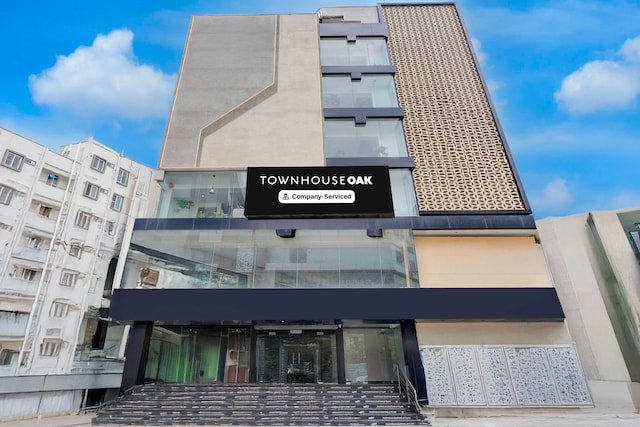 [Day Stay - 12 Hrs Slot : 8 AM to 8 PM] Collection O Bangalore Brookefield Mall