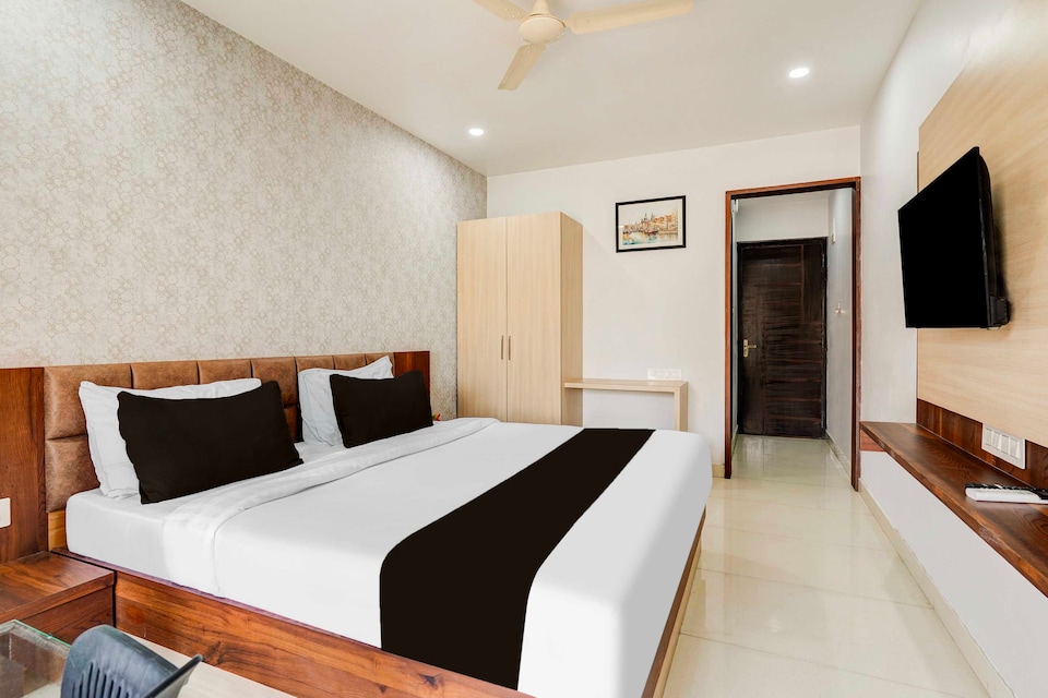 Townhouse DLF Newtown, Bannergatta Road Bangalore, Bangalore