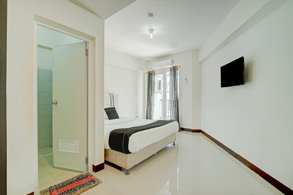 Collection O near Terminal Pulo Gebang formerly Sentra Timur - Tower Sapphire, East Jakarta, Jakarta