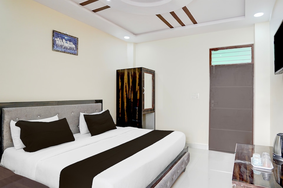 Hotel O TAJ Holiday, Shilpgram, Agra