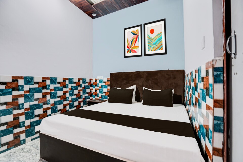 Hotel O M.K GRAND, Aligarh, Aligarh