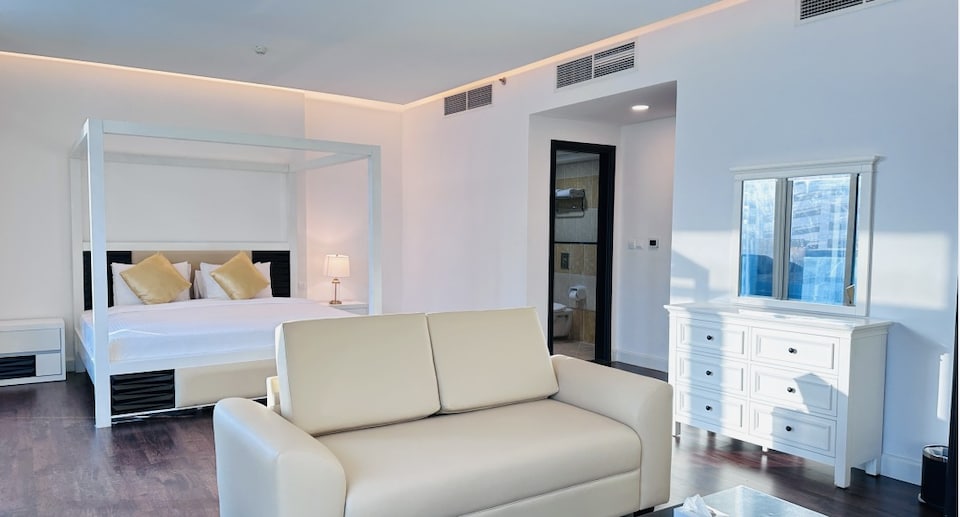 Emirates Grand Hotel Opposite DIFC, Jumeirah, Dubai