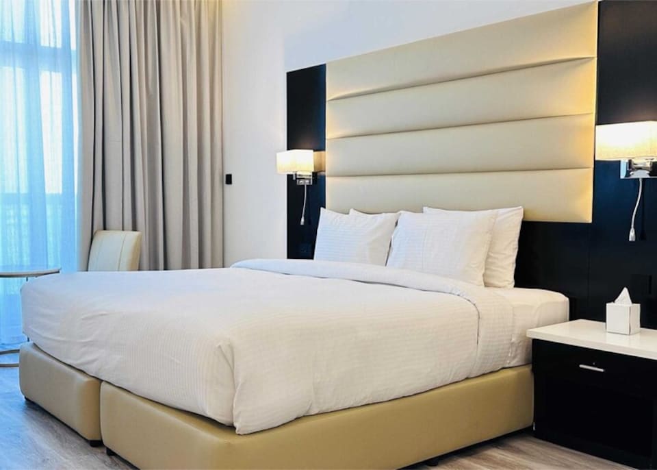 Emirates Grand Luxury Stays, Jumeirah, Dubai