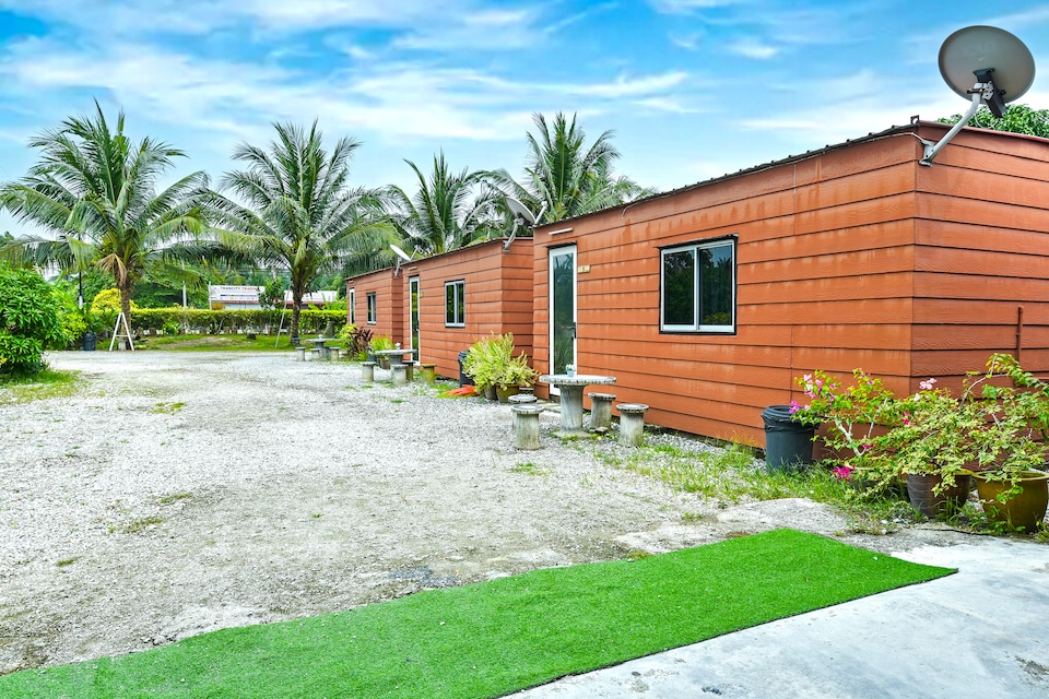 Hotel O Asiacamp Chalet Tanjung Karang, Sekinchan, Kuala Selangor