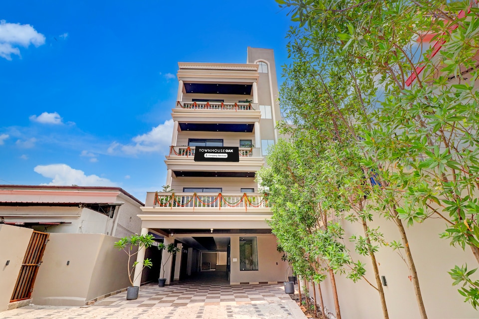 Super Townhouse Oak FRI Dehradun Formerly Hotel EL Portrait, Chakrata Road Dehradun, Dehradun