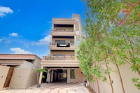 Super Townhouse Oak FRI Dehradun Formerly Hotel EL Portrait