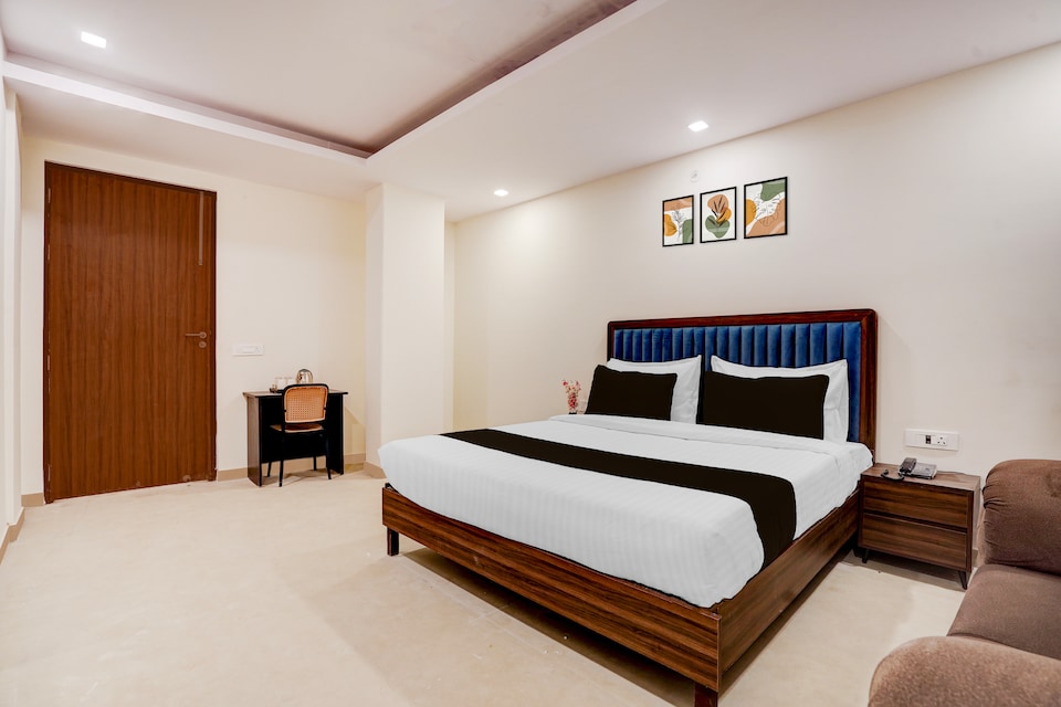 Super Townhouse Preet Vihar Metro Station, Anand Vihar Delhi, Delhi
