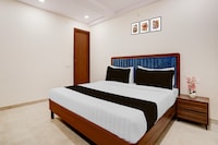 Super Townhouse Preet Vihar Metro Station