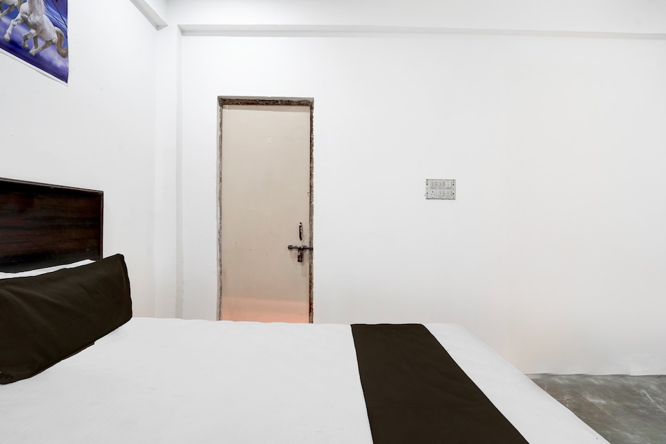 SPOT ON TAJ RESIDENCY, Okhla Jasola Delhi, Delhi