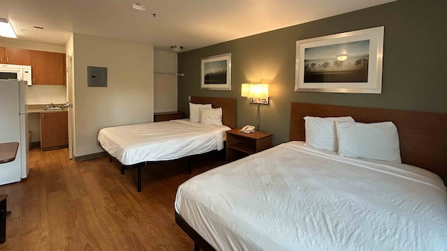 2 Queen Beds | Non-Smoking, Kitchen