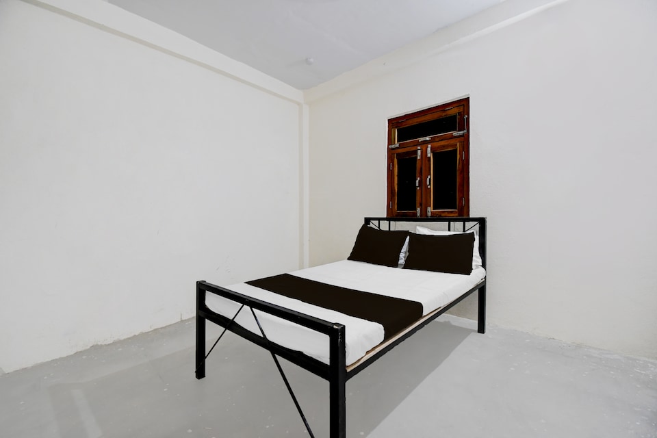 SPOT ON Holiday hotel and restaurant, Railway Station Allahabad, Prayagraj