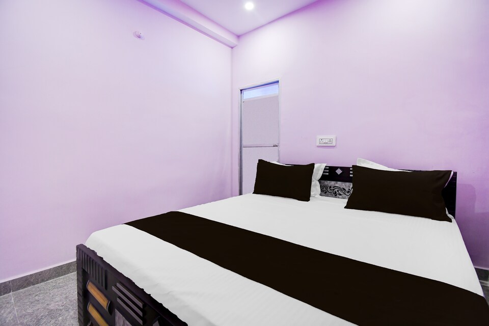 SPOT ON Holiday hotel and restaurant, Railway Station Allahabad, Prayagraj