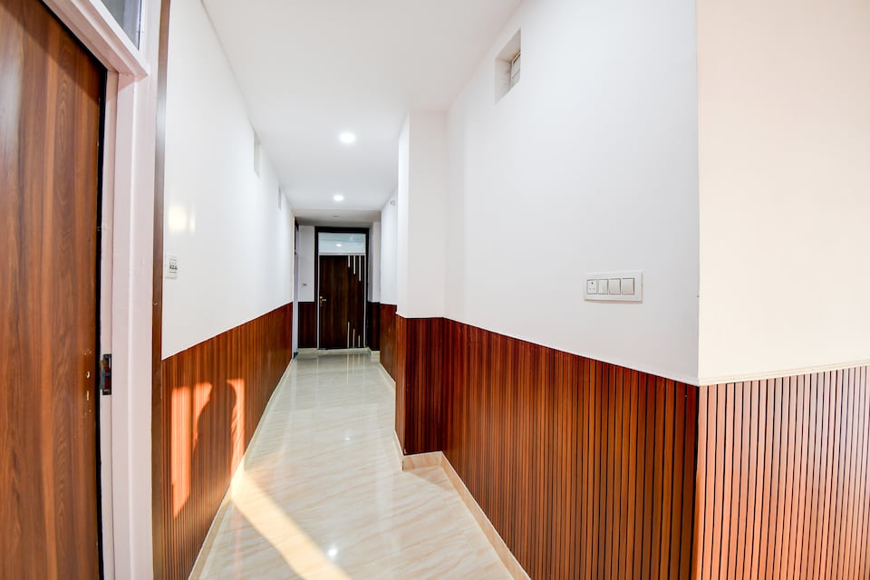 HOTEL O MAHENDRA MG PALACE, Aliganj Lucknow, Lucknow