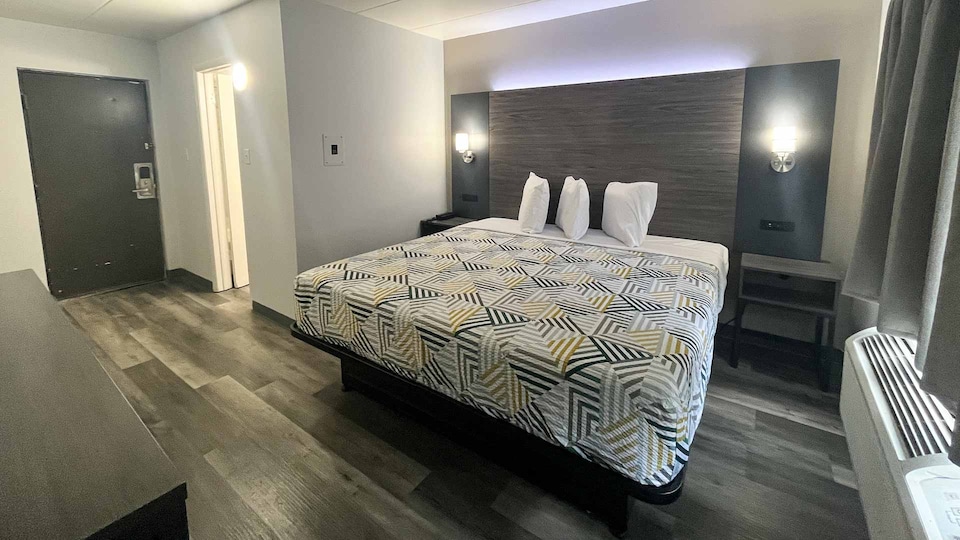 Motel 6 Chicago, IL - Halsted, C60018, Chicago