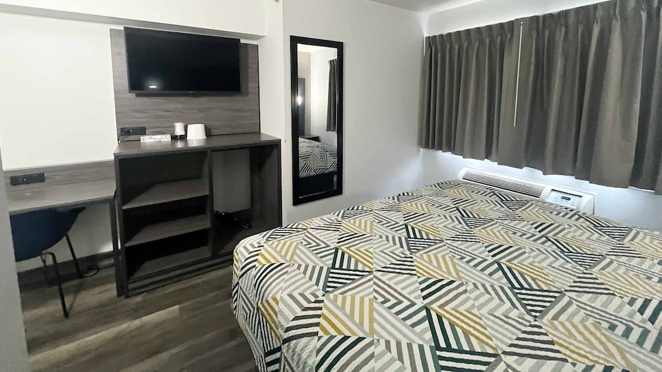 Motel 6 Chicago, IL - Halsted, C60018, Chicago