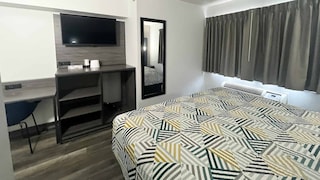 Motel 6 Chicago, IL - Halsted