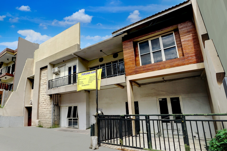 Dancenter Siwalankerto Near City Of Tomorrow Mall Formerly Padang Pasir C-12 Residence, Surabaya, Surabaya