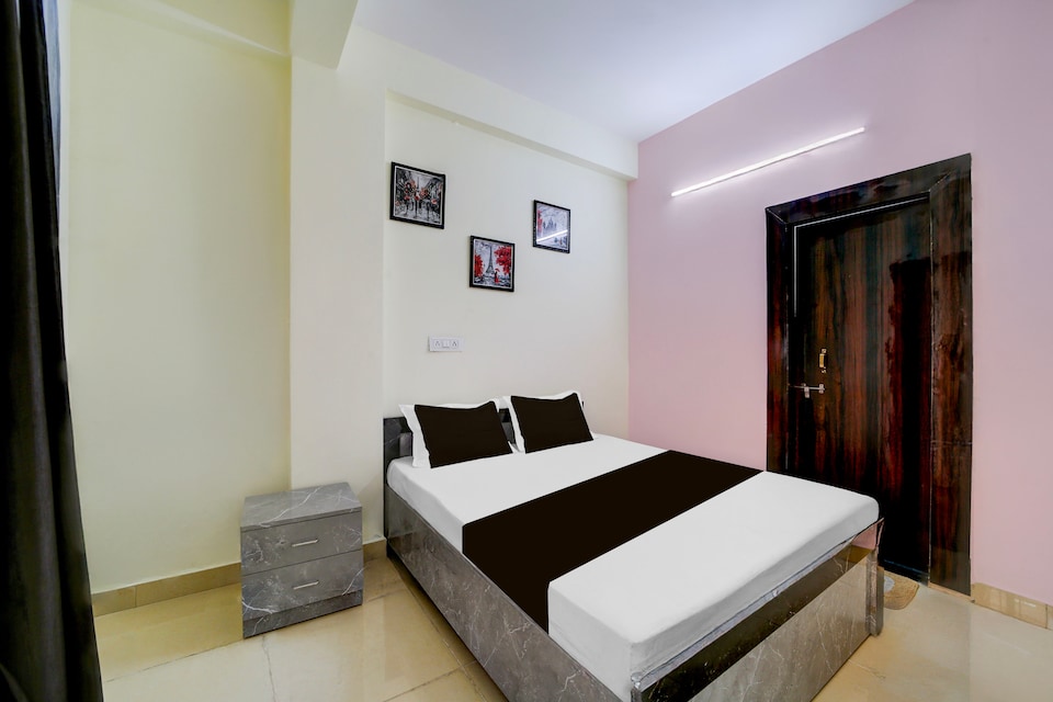 Hotel O The Shark Palace, Hamidia Road Bhopal, Bhopal