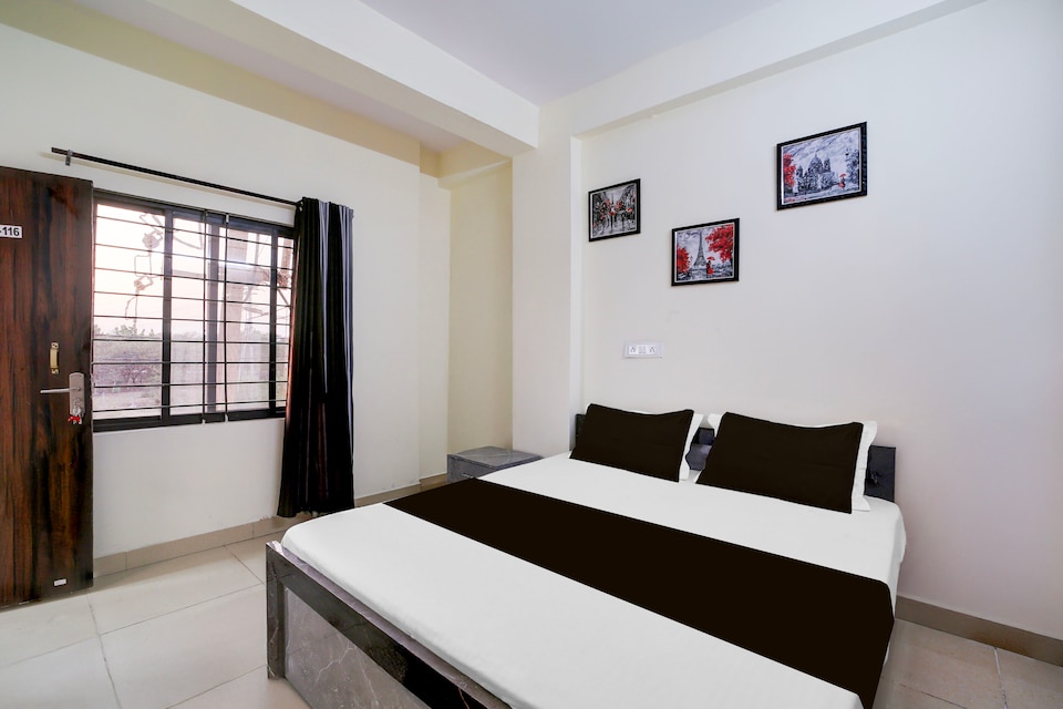 Hotel O The Shark Palace, Hamidia Road Bhopal, Bhopal