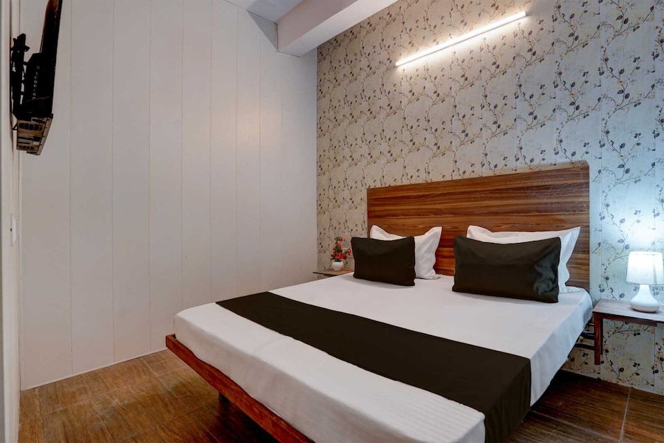 Hotel O Bollywood, Anand Vihar Delhi, Delhi