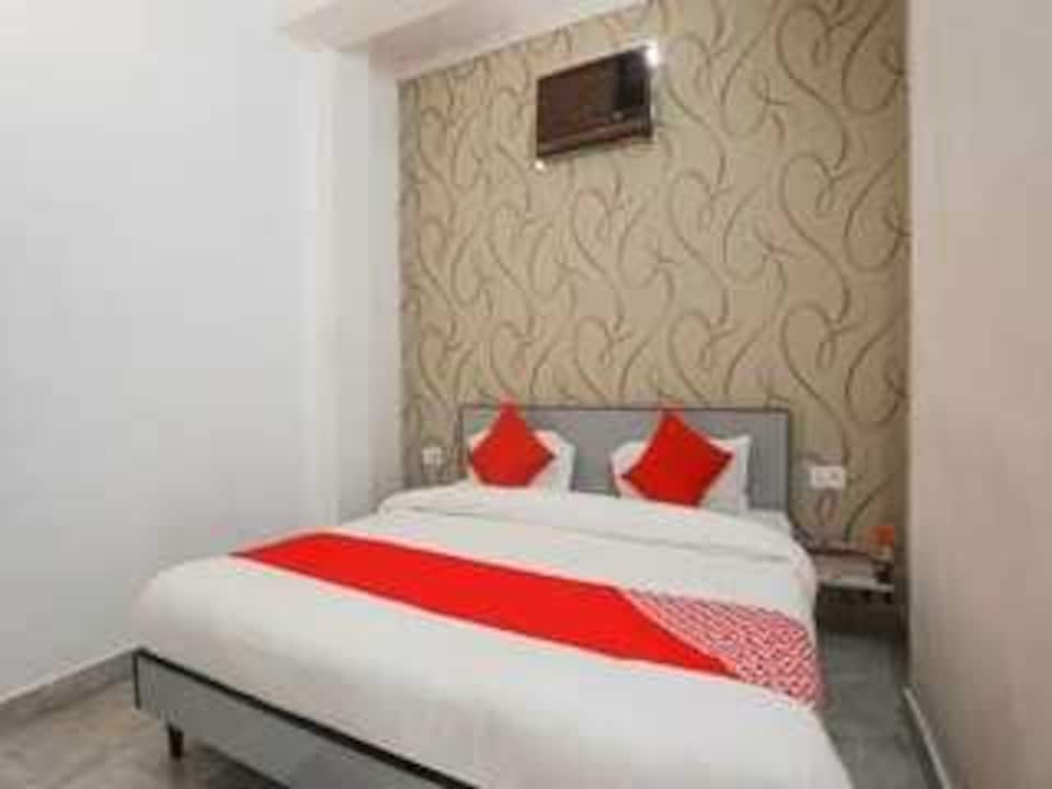 Hotel O Bollywood, Anand Vihar Delhi, Delhi