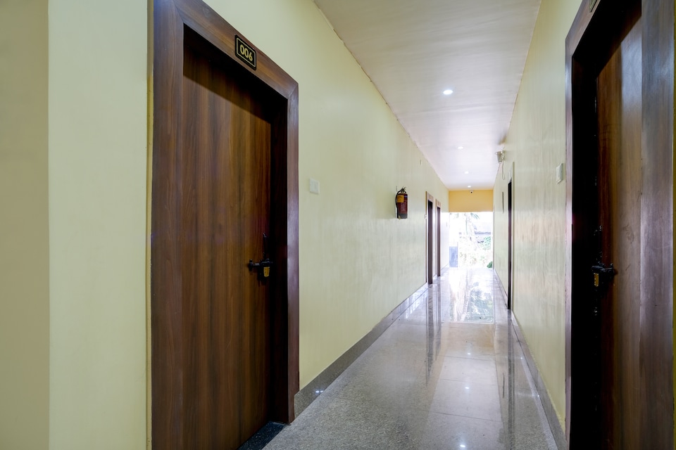 Super Collection O Guwahati Airport Formerly Hotel Aniruddha Grand, ISBT Guwahati, Guwahati