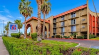 Motel 6 Phoenix, AZ – Sky Harbor