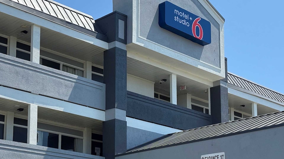 Motel 6 Charlotte, NC – Airport South, Charlotte Central NC, Charlotte NC