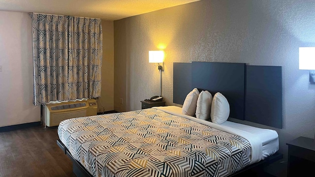 1 King Bed | Non-Smoking, Kitchen