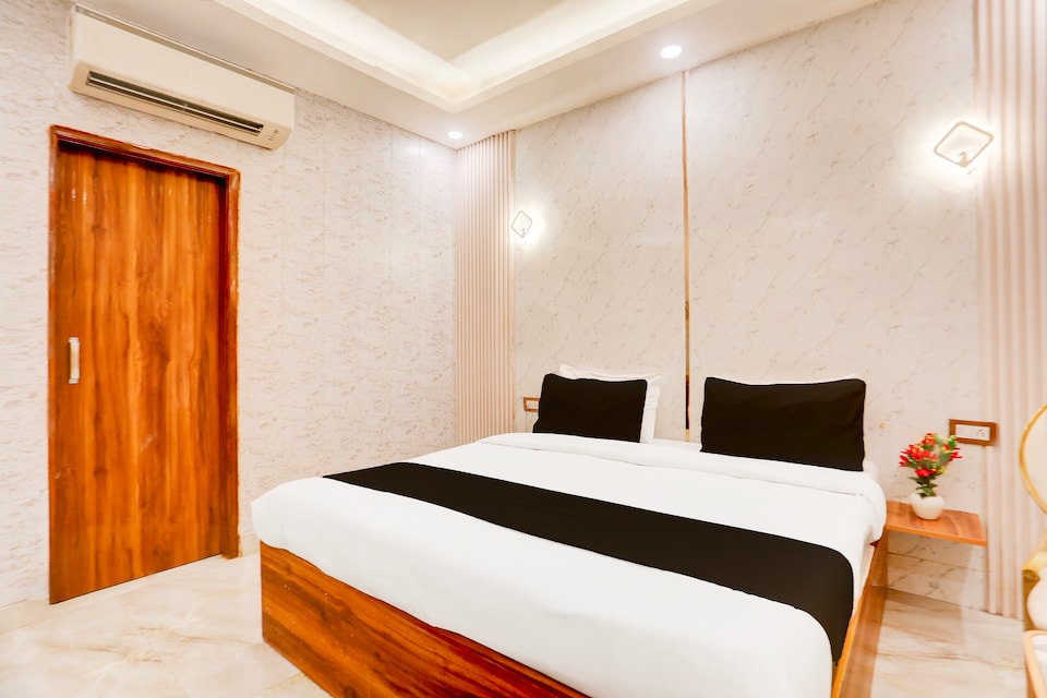 Townhouse Faridabad Railway Station Formerly Hotel Royals Paradaise, Faridabad, Faridabad