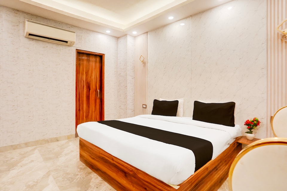 Townhouse Faridabad Railway Station Formerly Hotel Royals Paradaise, Faridabad, Faridabad