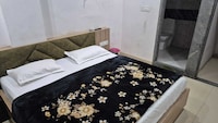 Super Hotel O Hanuman Hotel