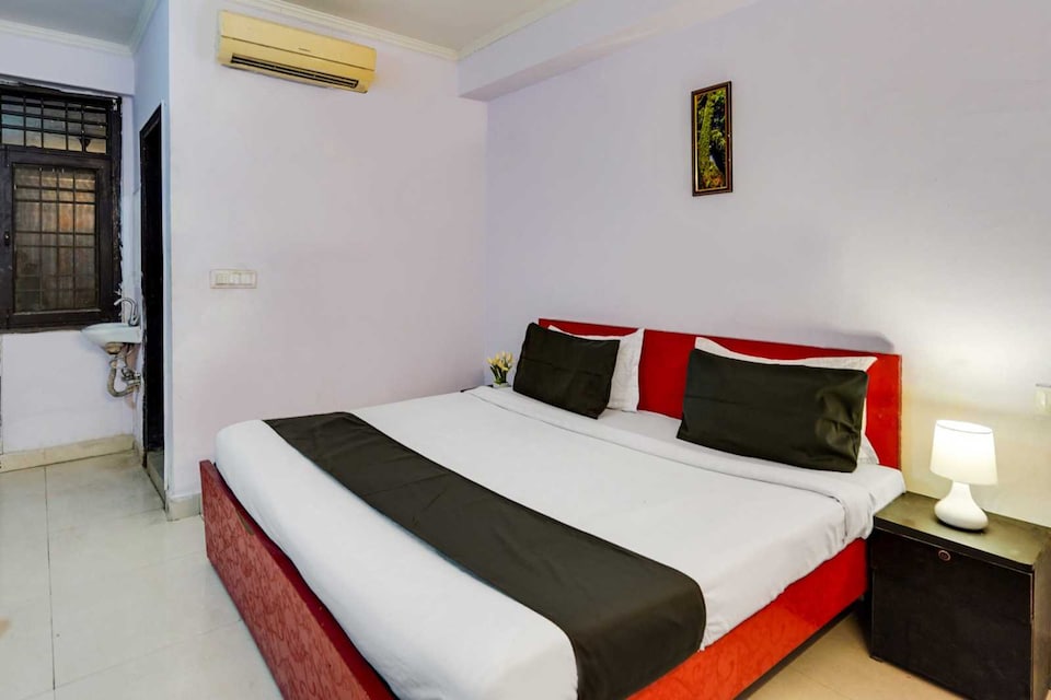 Hotel O SAVVY, Noida City, Noida