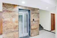 Townhouse DAVV University Indore Formerly Indrapuri