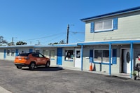 Base Motel By OYO South Tampa