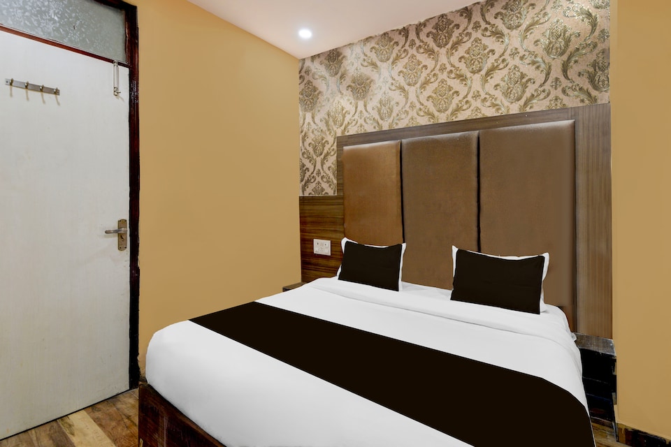 Hotel O Lotus Inn , Faridabad, Faridabad