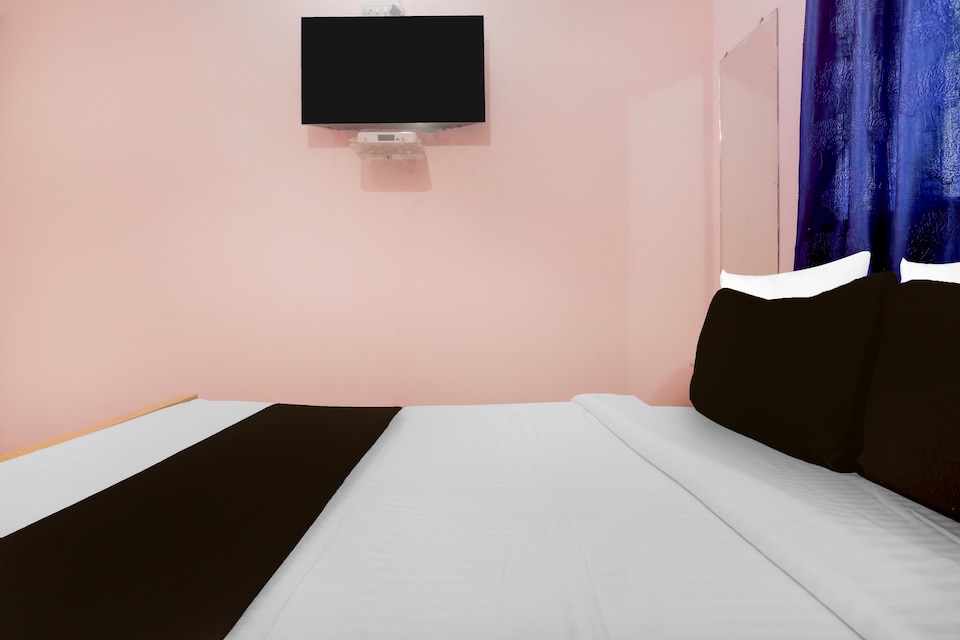 Super Hotel O Danapur Central Railway Junction Formerly Brij Guest House, Anisabad, Patna