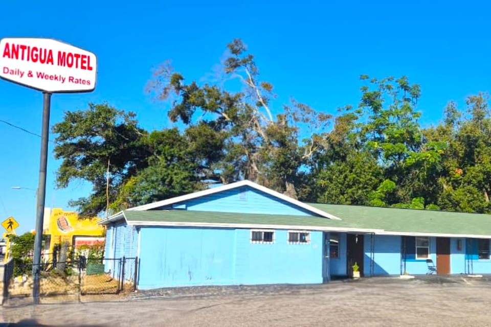 Antigua Motel by OYO Tampa US - 41, C33604, Tampa