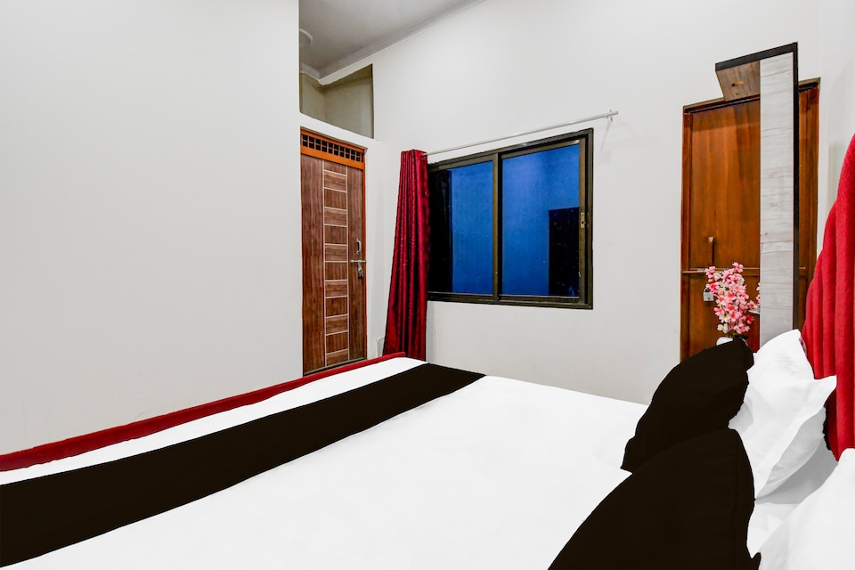 SPOT ON A.K Sweet Hotel , Prayagraj, Prayagraj