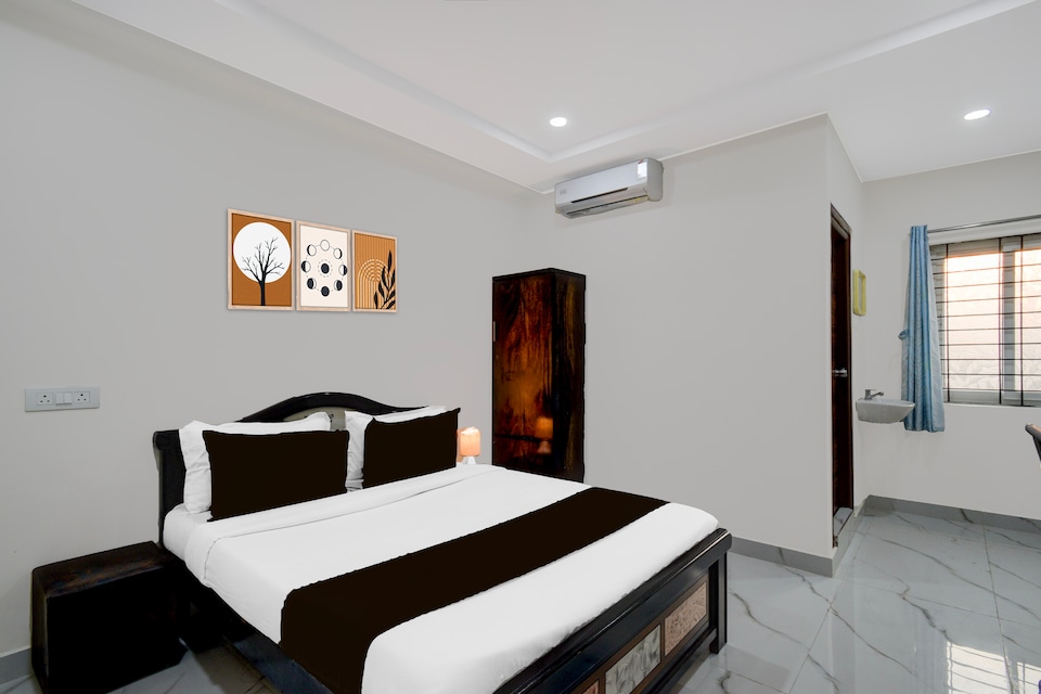 Super Townhouse Oak Bachupally Medical College Formerly SV Hotels, Kukatpally, Hyderabad