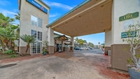 Motel 6 Oceanside, CA – Marina / Camp Pendleton