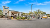 Motel 6 Oceanside, CA – Marina / Camp Pendleton